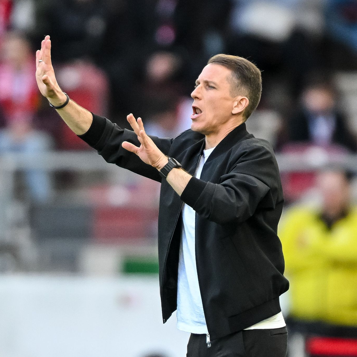 Der Druck nimmt zu: VfL-Trainer Daniel Bauer - Foto: Harry Langer/dpa