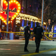 Polizeibeamte bewachen den Tatort nach Schüssen in einer Bar im texanischen Austin. - Foto: Ricardo B. Brazziell/Austin American-Statesman/AP/dpa