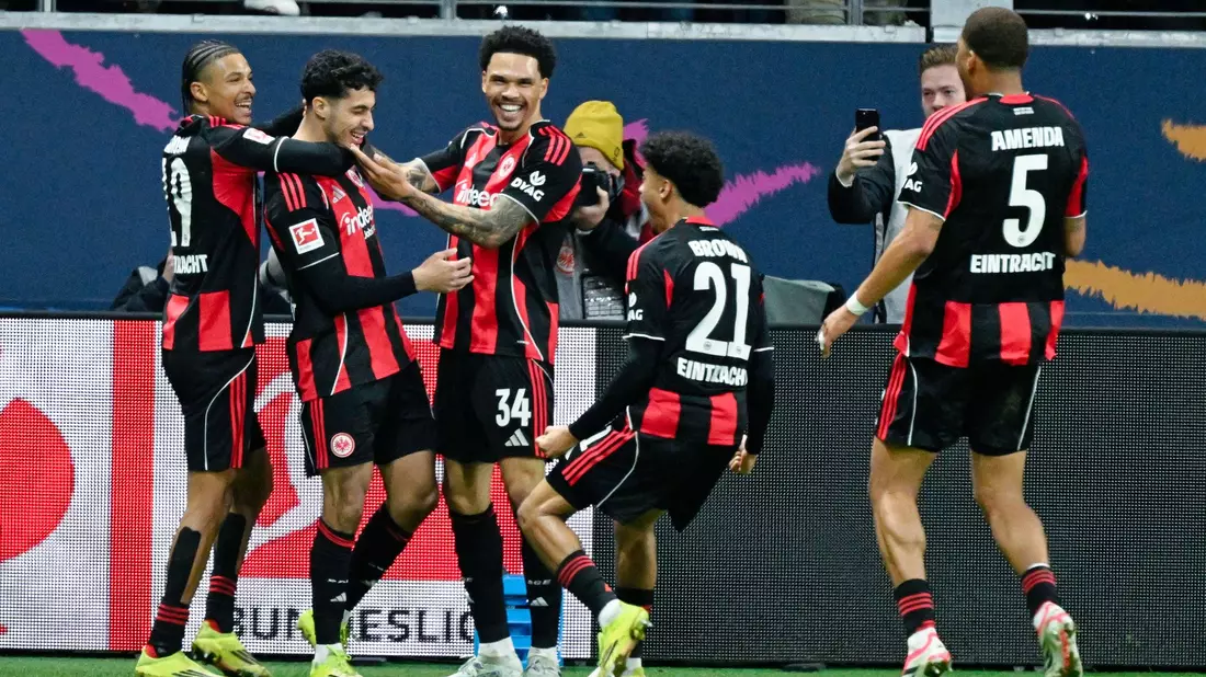 Eintracht Frankfurt feierte einen wichtigen Sieg. - Bild: Uwe Anspach/dpa