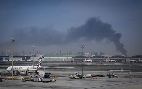 Betroffen von den Angriffen ist etwa das beliebte Reiseziel Dubai.  - Foto: Altaf Qadri/AP/dpa