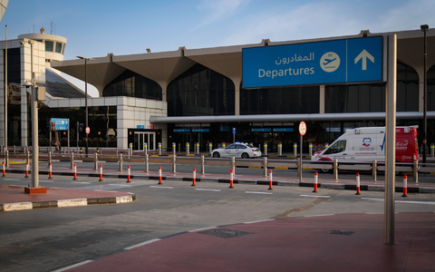 Etwa am internationalen Flughafen von Dubai gibt es derzeit keine Abflüge und Landungen. - Foto: Altaf Qadri/AP/dpa