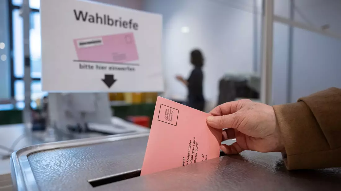 Teilnehmen dürfen deutsche Staatsbürger, die am Wahltag mindestens 16 Jahre alt sind und seit mindestens drei Monaten ihren Hauptwohnsitz in Baden-Württemberg haben. - Bild: Marijan Murat/dpa
