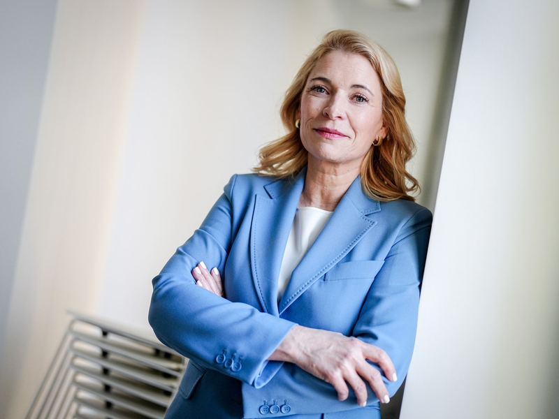 Die Bahnchefin wirbt um Geduld für die grundlegende Sanierung der Schiene. (Archivbild)  - Foto: Kay Nietfeld/dpa