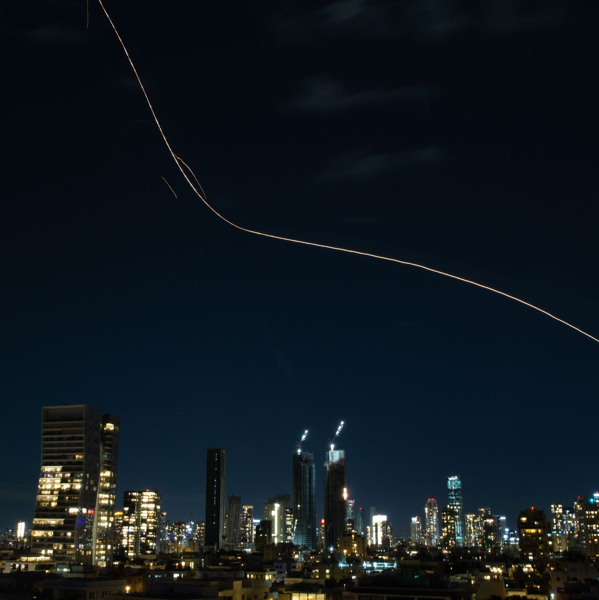 Israel fing eine Rakete der Hisbollah ab.  - Foto: Chen Junqing/XinHua/dpa