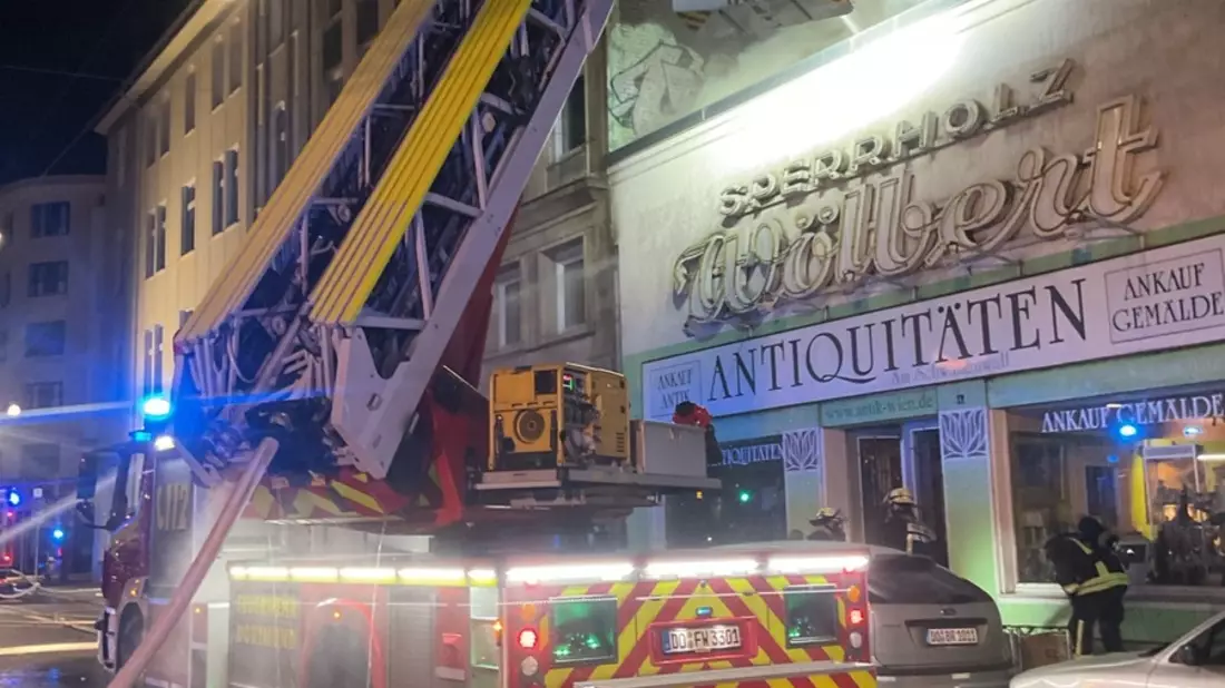 FW-DO: Feuer in einem Geschäftshaus am Schwanenwall - keine Verletzten - Bild: presseportal.de
