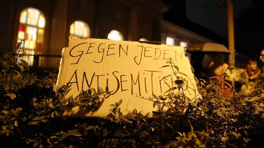 Mahnwache vor der Synagoge (Archiv) - Bild: via dts Nachrichtenagentur