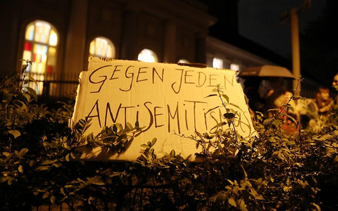 Mahnwache vor der Synagoge (Archiv) - Foto: via dts Nachrichtenagentur