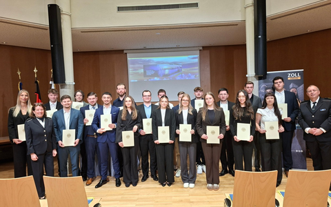 HZA-F: Berufseinsteiger beim Hauptzollamt Frankfurt am Main- Jetzt Karriere beim Zoll starten! - Foto: presseportal.de