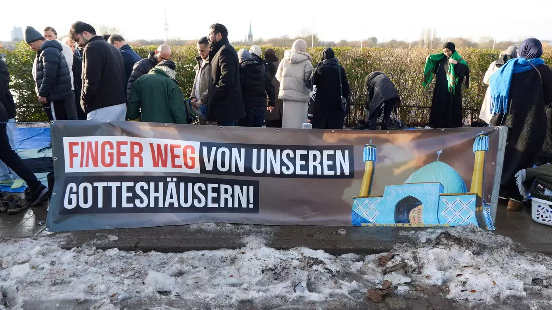 Die Blaue Moschee in Hamburg ist geschlossen. (Archivfoto) - Bild: Georg Wendt/dpa