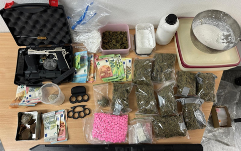 POL-DO: Drogen, Schreckschusspistolen, Bargeld und einmal U-Haft - Polizei wird bei Wohnungsdurchsuchung fündig - Foto: presseportal.de