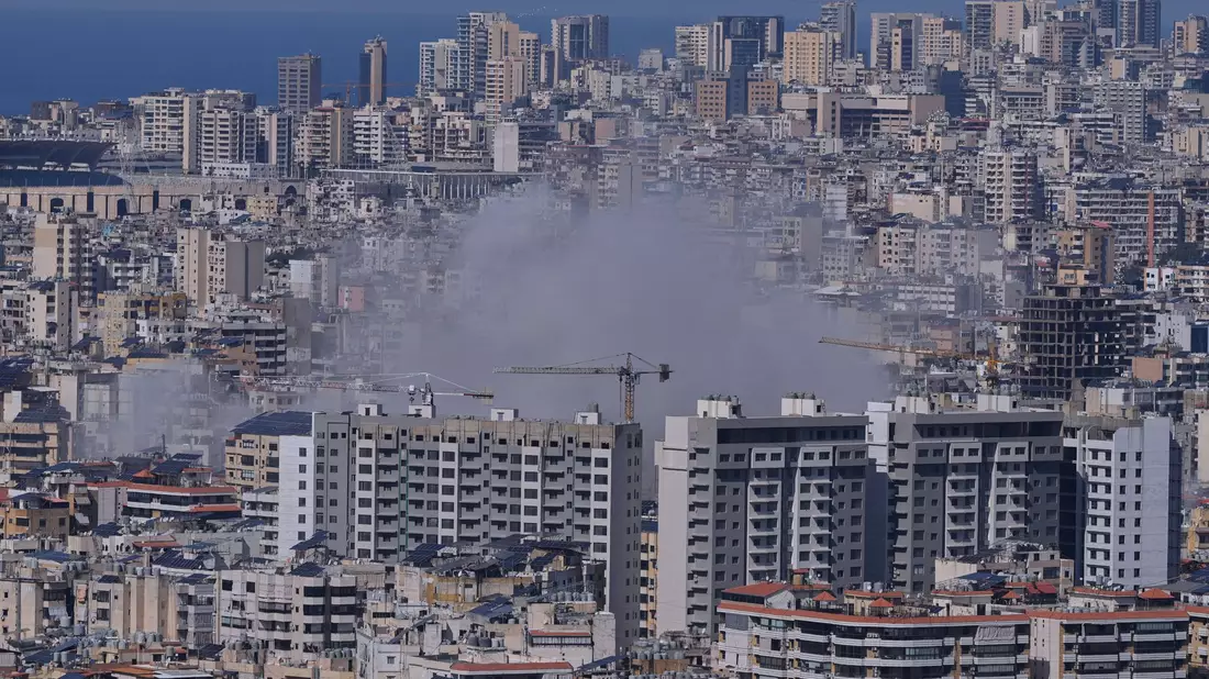 Israel reagiert mit Gegenangriffen auf Attacken der Hisbollah.   - Bild: Hassan Ammar/AP/dpa