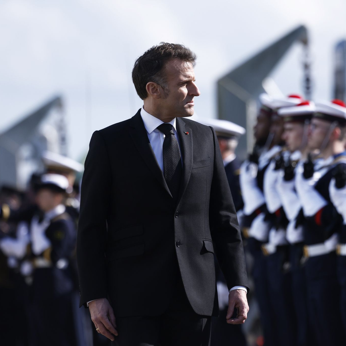 Frankreich wird die Zahl seiner Atomsprengköpfe erhöhen. - Foto: Yoan Valat/Pool EPA/AP/dpa