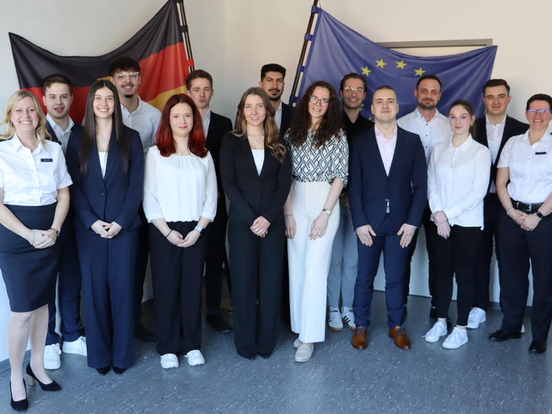 HZA-DA: Berufseinsteiger beim Hauptzollamt Darmstadt - Jetzt Karriere beim ZOLL starten! - Foto: presseportal.de