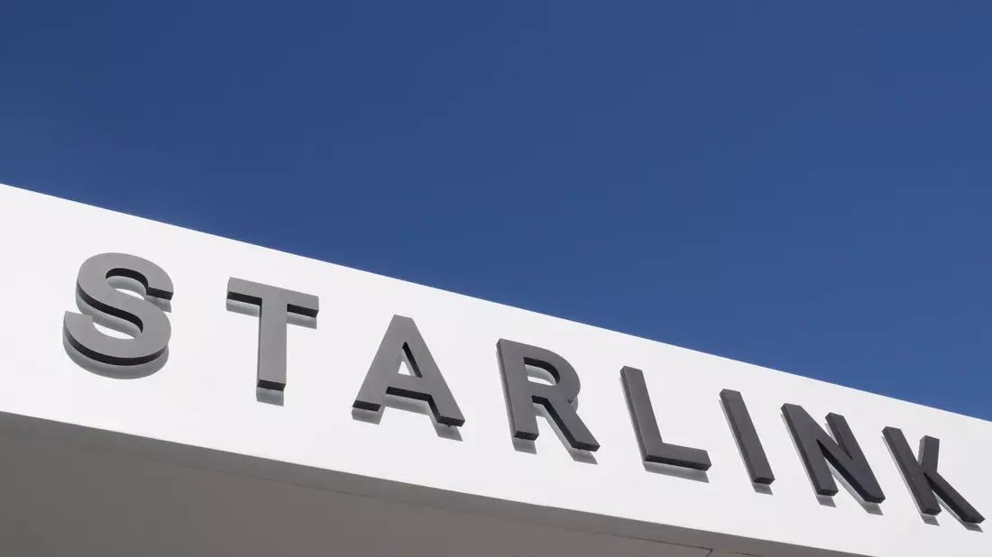 Ein Starlink-Marketingpavillon beim Mobile World Congress 2024. - Bild: Wolf von Dewitz/dpa-Zentralbild/dpa
