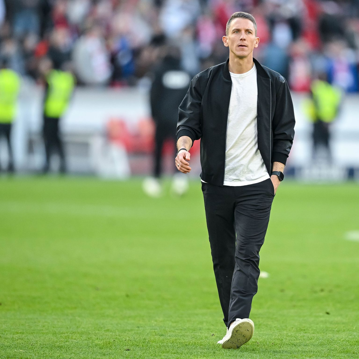 Die Zukunft von Daniel Bauer beim VfL Wolfsburg scheint vorerst geklärt. - Foto: Harry Langer/dpa