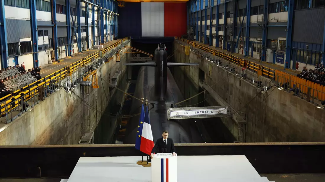Neben Deutschland wollen sieben weitere Länder mit Paris über eine Ausweitung des Atomschirms reden. - Bild: Yoan Valat/Pool EPA/AP/dpa