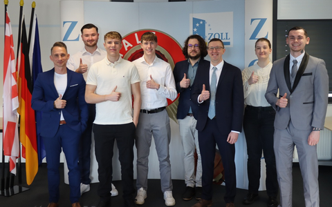 HZA-HB: Berufseinsteiger beim Hauptzollamt Bremen / Jetzt Karriere beim ZOLL starten! - Foto: presseportal.de HZA-HB: Berufseinsteiger beim Hauptzollamt Bremen / Jetzt Karriere beim ZOLL starten! - Foto: presseportal.de