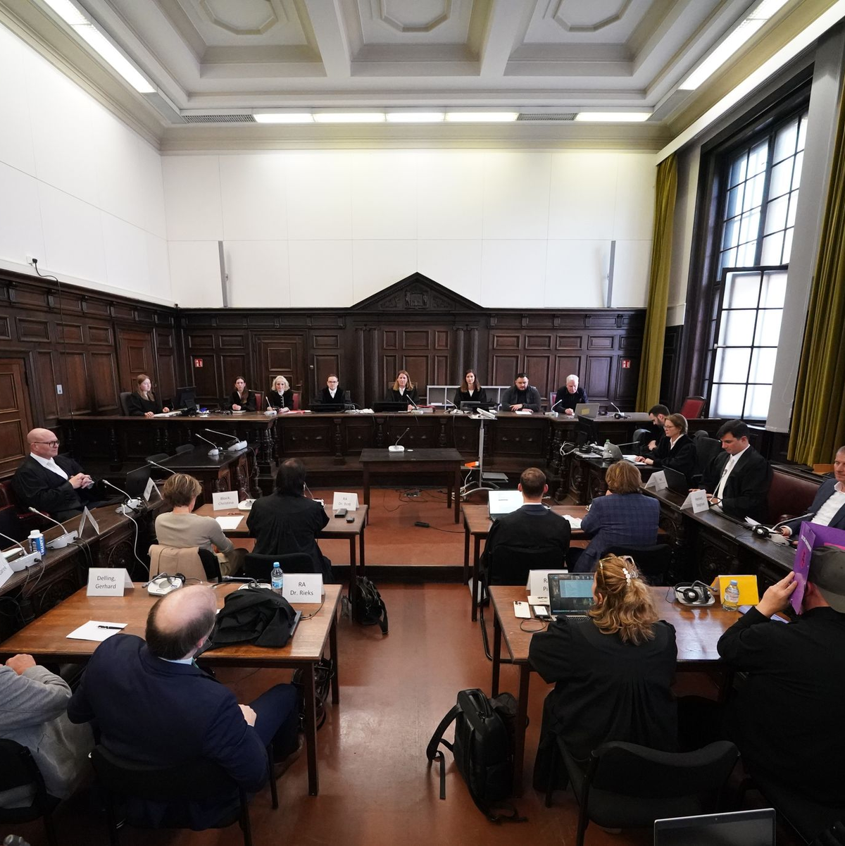 Wegen des Iran-Kriegs kann das Hamburger Landgericht im Prozess um die Entführung der Block-Kinder zurzeit keine Zeugen aus Israel laden. - Foto: Marcus Brandt/Pool dpa/dpa