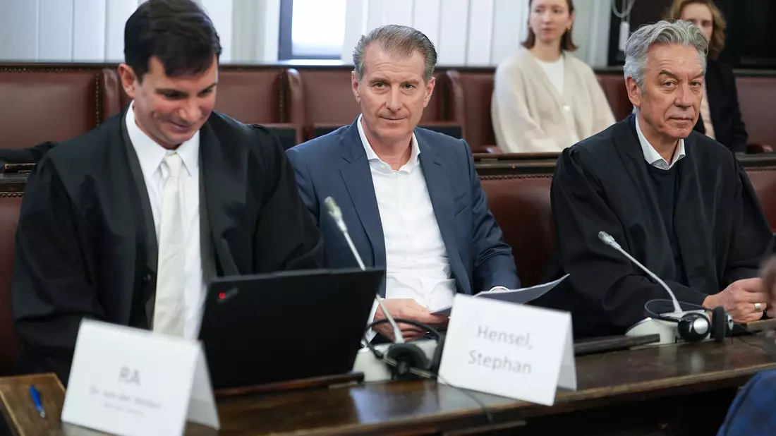 Stephan Hensel, der Ex-Mann von Christina Block, ist Nebenkläger im Prozess um die Entführer zweier gemeinsamer Kinder. - Bild: Marcus Brandt/Pool dpa/dpa