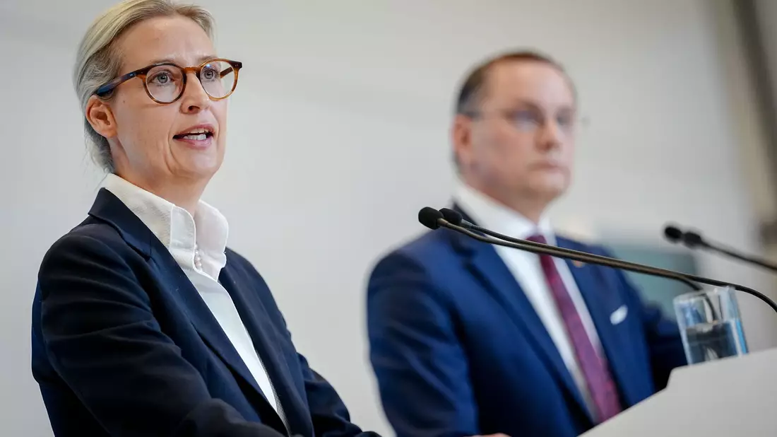 Alice Weidel und Tino Chrupalla stehen gemeinsam an der Spitze der AfD und sind auch Co-Vorsitzende der AfD-Bundestagsfraktion. (Archivfoto) - Bild: Kay Nietfeld/dpa