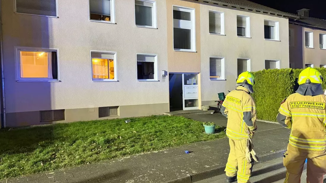 FW Paderborn: Gemeldeter Zimmerbrand in der Gneisenaustraße - Bild: presseportal.de