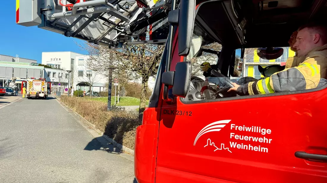 FW Weinheim: Türöffnung und Brandmeldeanlage beschäftigen die Feuerwehr - Bild: presseportal.de