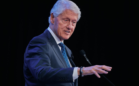 Clinton sagte, Trump habe ihm «nie etwas» gesagt, das ihn glauben lasse, dieser sei im Zusammenhang mit Epstein in «irgendetwas Unangemessenes» verwickelt gewesen. - Foto: Andres Kudacki/FR170905 AP/dpa Clinton sagte, Trump habe ihm «nie etwas» gesagt, das ihn glauben lasse, dieser sei im Zusammenhang mit Epstein in «irgendetwas Unangemessenes» verwickelt gewesen. - Foto: Andres Kudacki/FR170905 AP/dpa