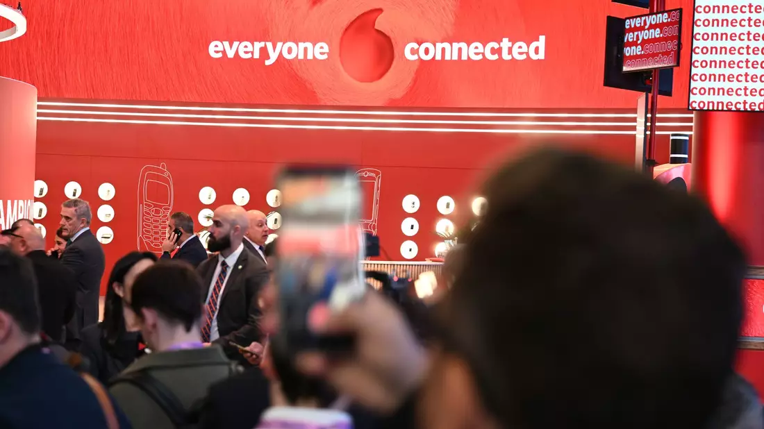 Der Vodafone-Messestand beim MWC in Barcelona. - Bild: Wolf von Dewitz/dpa