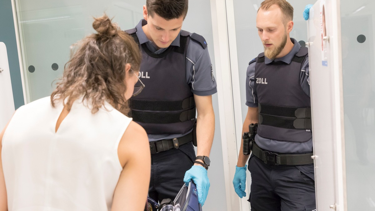 HZA-M: 3. März 2026: Tag des Artenschutzes Zoll hilft bedrohte Tiere und Pflanzen zu schützen - Foto: presseportal.de