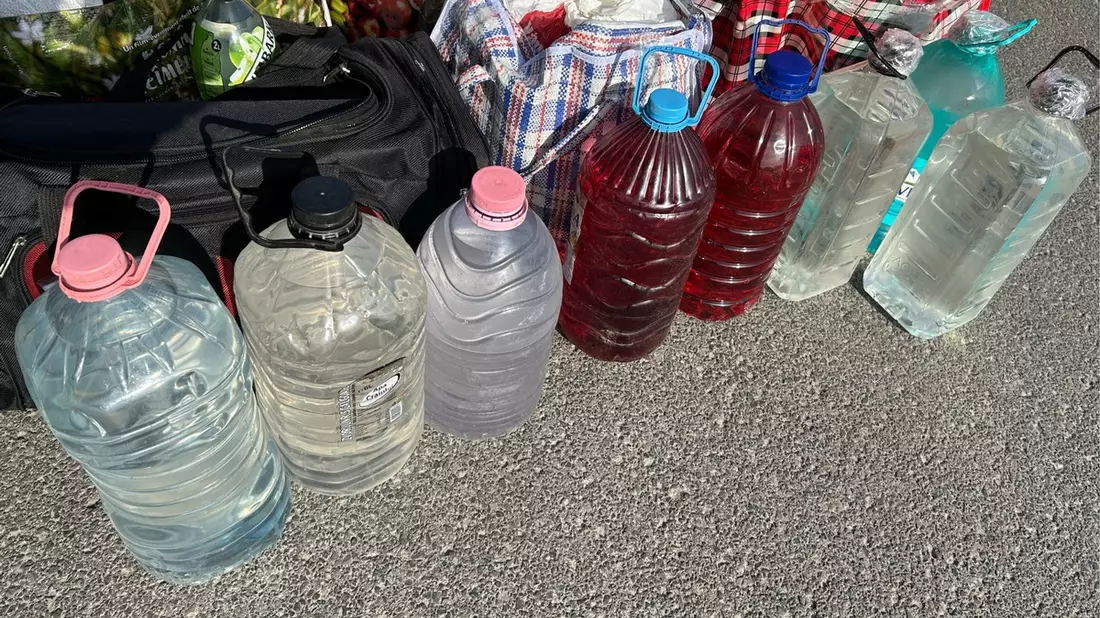 HZA-DA: Zoll durchleuchtet 70 Fahrzeuge - Zigaretten, Alkohol und mutmaßlich gefälschte Medikamente sichergestellt - Bild: presseportal.de