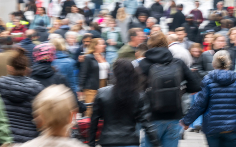 Menschen aus anderen EU-Staaten fĂŒhlen sich in Deutschland oft nicht willkommen. (Symbolfoto) - Foto: Peter Kneffel/dpa Menschen aus anderen EU-Staaten fĂŒhlen sich in Deutschland oft nicht willkommen. (Symbolfoto) - Foto: Peter Kneffel/dpa