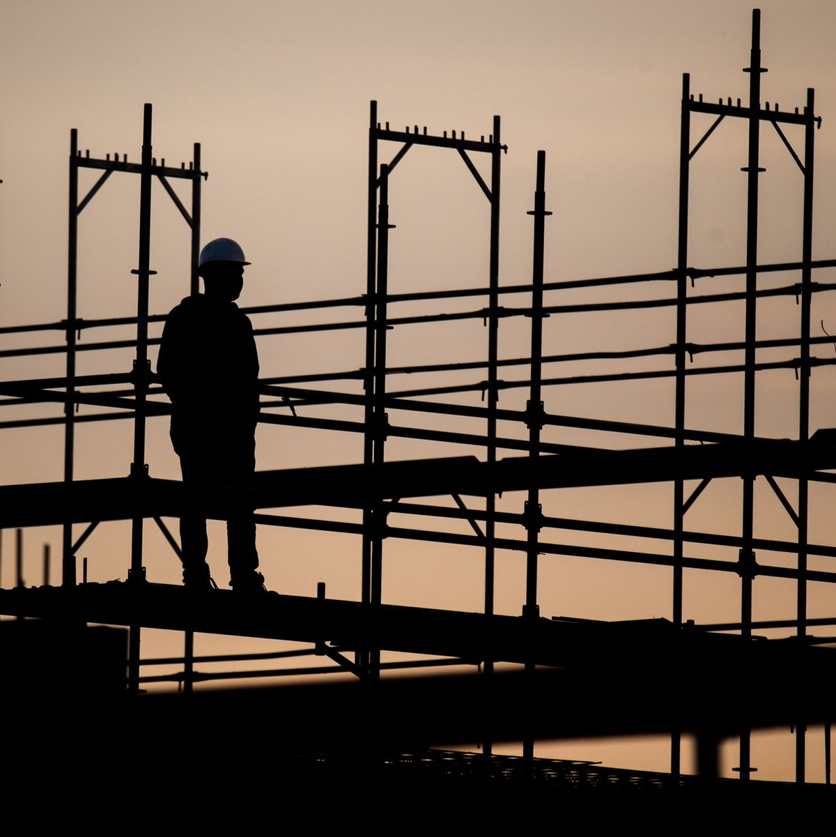 Viele EU-Arbeitskräfte - hier eine Szene einer Baustelle - kommen zum Arbeiten nach Deutschland. (Symbolfoto) - Foto: Julian Stratenschulte/dpa