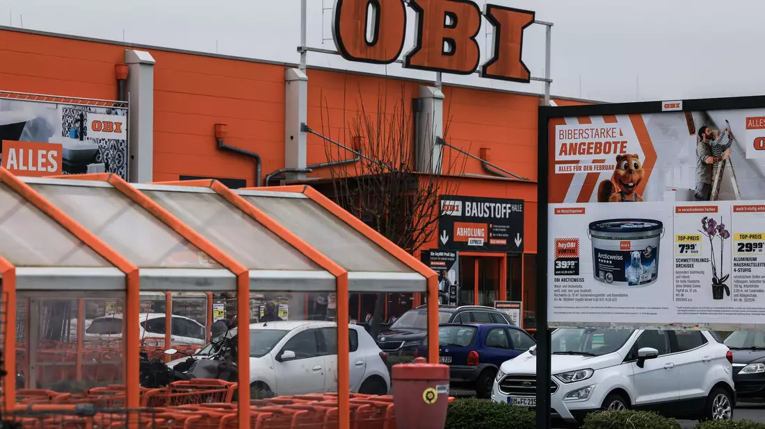 Obi zählt mit etwa 350 Filialen hierzulande zu den größten Baumarktketten. - Bild: Oliver Berg/dpa