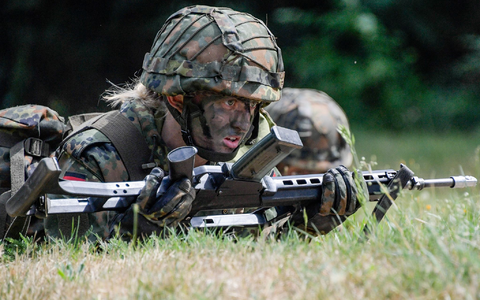 Nach Angaben des Wehrbeauftragten liegt der Anteil der Mannschaftssoldaten nicht einmal bei 30 Prozent. (Illustration)  - Foto: Axel Heimken/dpa