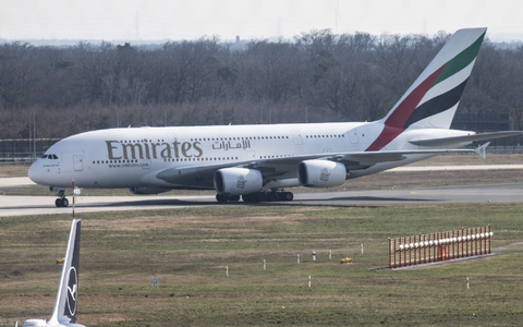 Zur Anzahl der Passagiere gab es zunächst keine Angaben.  - Foto: Boris Roessler/dpa