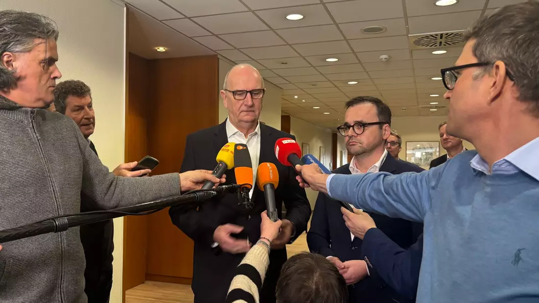 Die SPD von Ministerpräsident Dietmar Woidke und die CDU von Landeschef Jan Redmann stehen vor dem Abschluss der Koalitionsverhandlungen. (Archivbild) - Bild: Oliver von Riegen/dpa