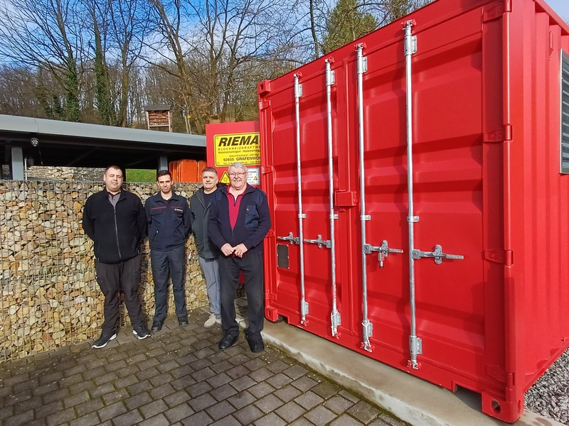 FW Weinheim: Beim Black Out nicht schwarzsehen Mehr Resilienz: Stadt nimmt weitere Notstrom-Anlagen an Feuerwehrhäusern in Betrieb - Weinheim steht gut da - Foto: presseportal.de