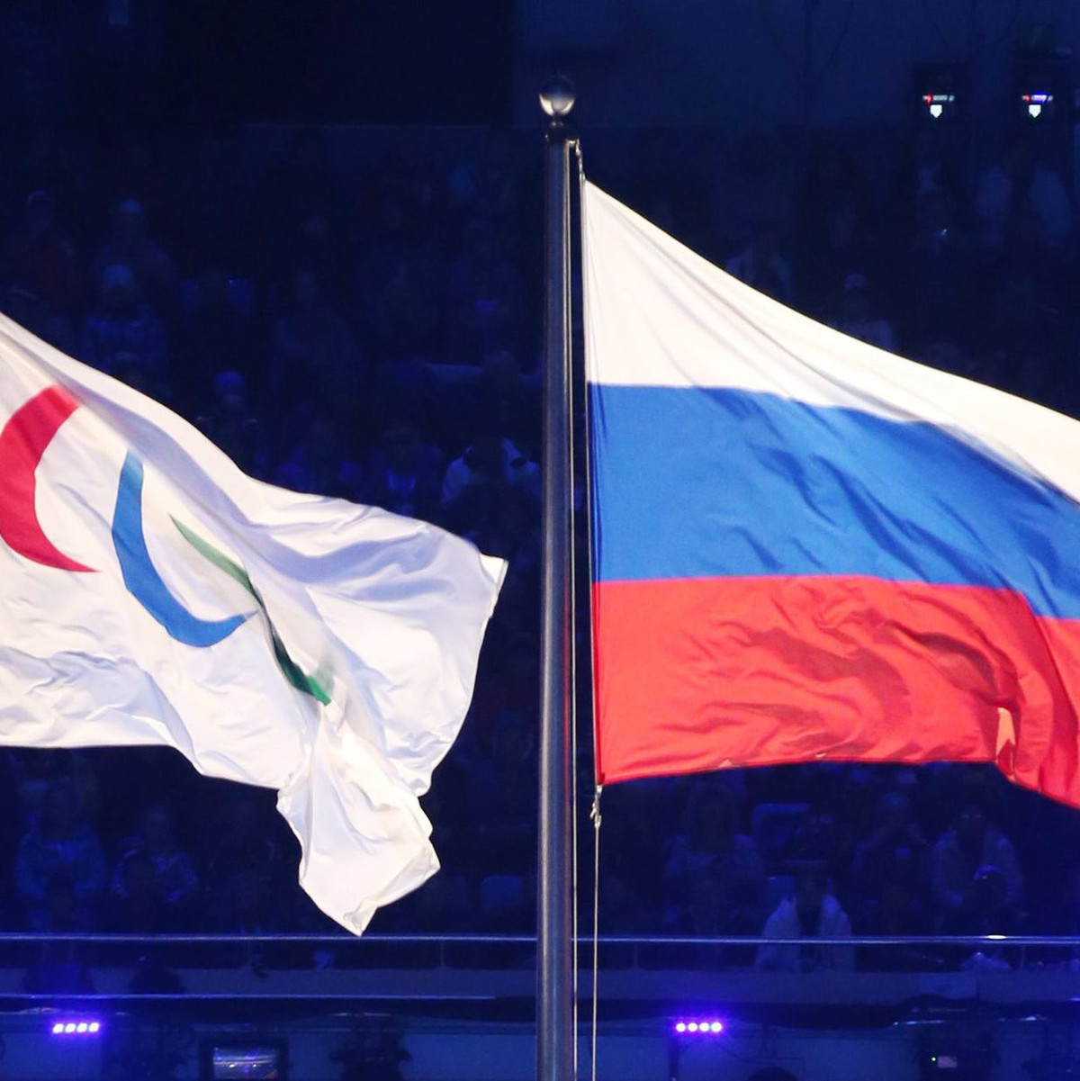 Russland darf bei den Paralympics in Italien wieder unter seiner Nationalflagge starten. - Foto: Sergei Chirikov/EPA/dpa