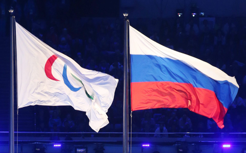 Russland darf bei den Paralympics in Italien wieder unter seiner Nationalflagge starten. - Foto: Sergei Chirikov/EPA/dpa Russland darf bei den Paralympics in Italien wieder unter seiner Nationalflagge starten. - Foto: Sergei Chirikov/EPA/dpa