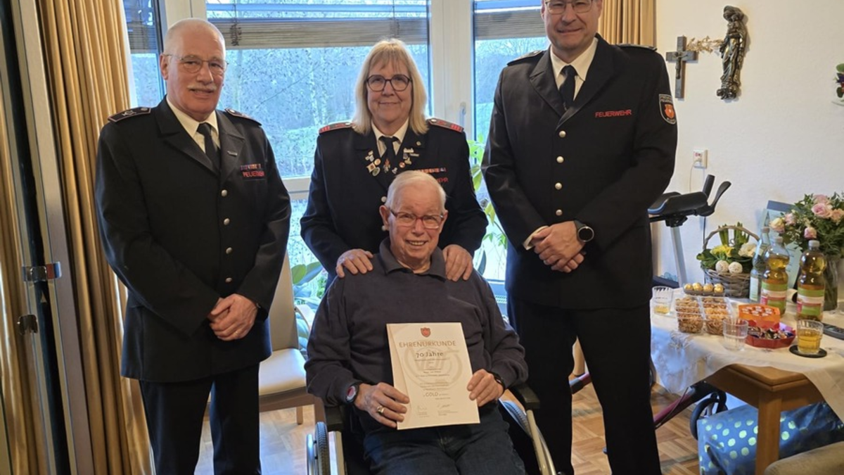 FW-KLE: Besondere Ehrung für Hans van Offern - Foto: presseportal.de