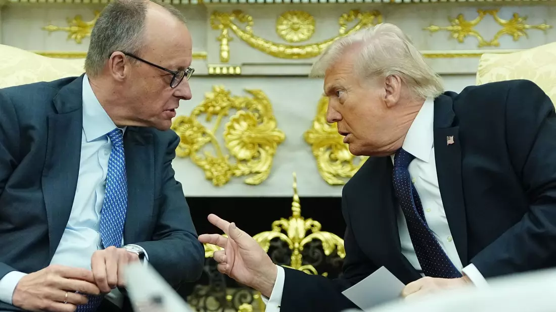US-Präsident Donald Trump (r) empfängt Bundeskanzler Friedrich Merz (CDU) im Weißen Haus - Bild: Kay Nietfeld/dpa