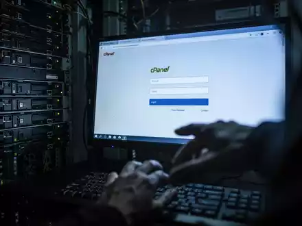 Flare-Report: Cyberkriminelle verkaufen Zugänge zu Website-Verwaltungen - Foto: über boerse-global.de