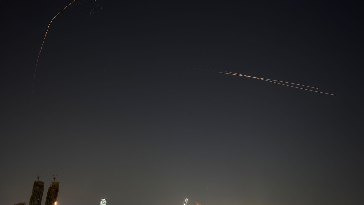 Mehr als 500 ballistische Raketen hat der Iran bei Vergeltungsschlägen nach Angaben des US-Militärs abgefeuert.  - Foto: Ohad Zwigenberg/AP/dpa