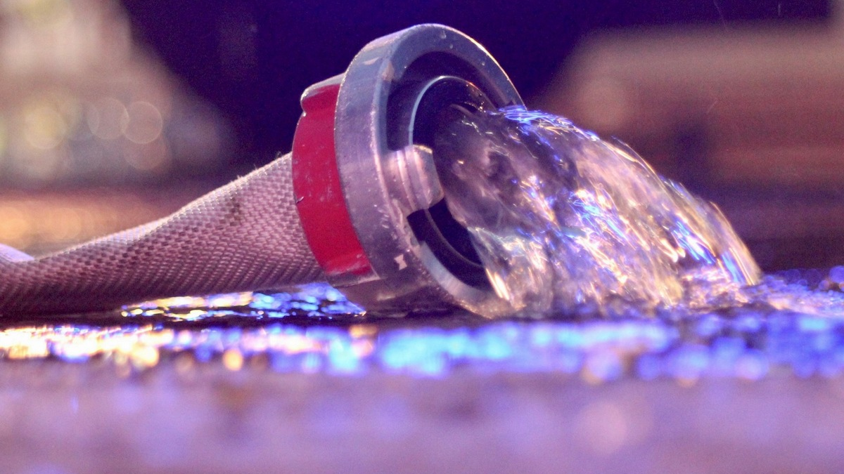 FW Hünxe: Wasserschaden im Keller - Foto: presseportal.de