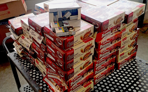 HZA-LA: Kippen statt Kekse - Landshuter Zöllner finden 30.000 Schmuggelzigaretten - Foto: presseportal.de