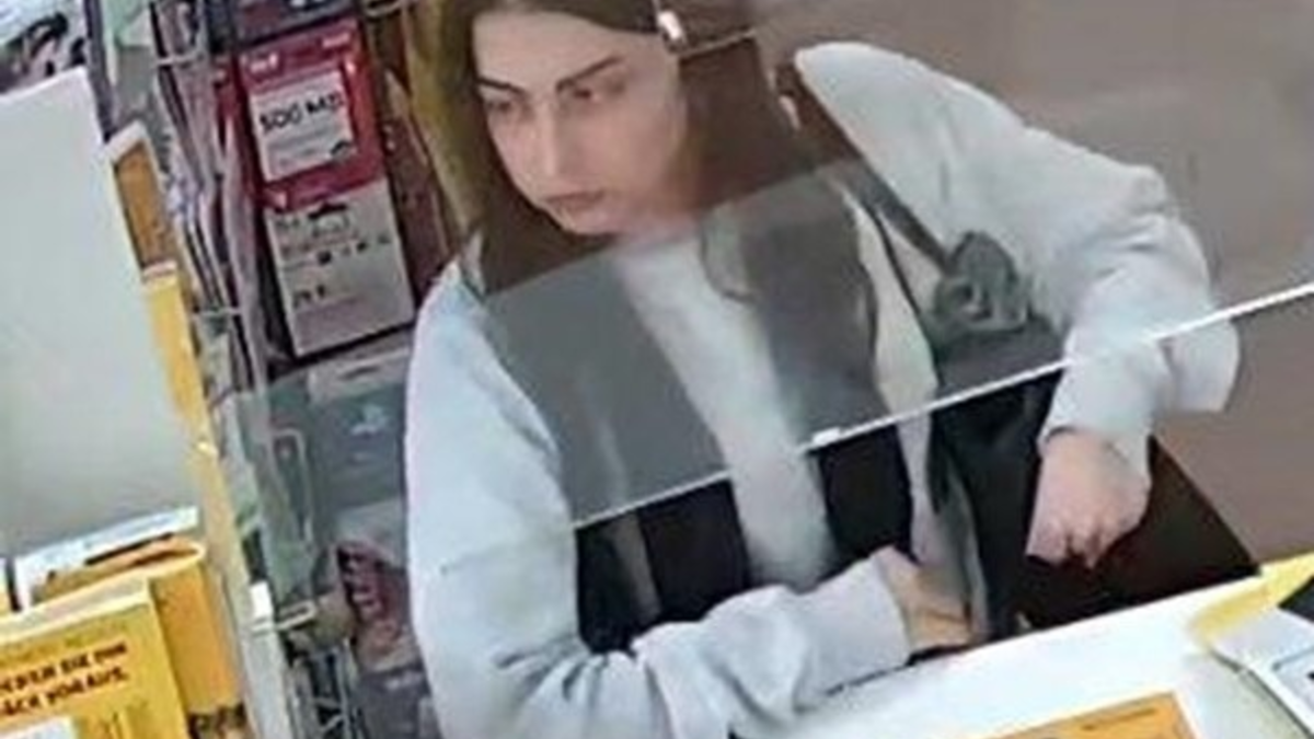 POL-HB: Nr.: 0158 --Öffentlichkeitsfahndung: Unbekannte eröffnete Konten mit verfälschtem Ausweis-- - Foto: presseportal.de