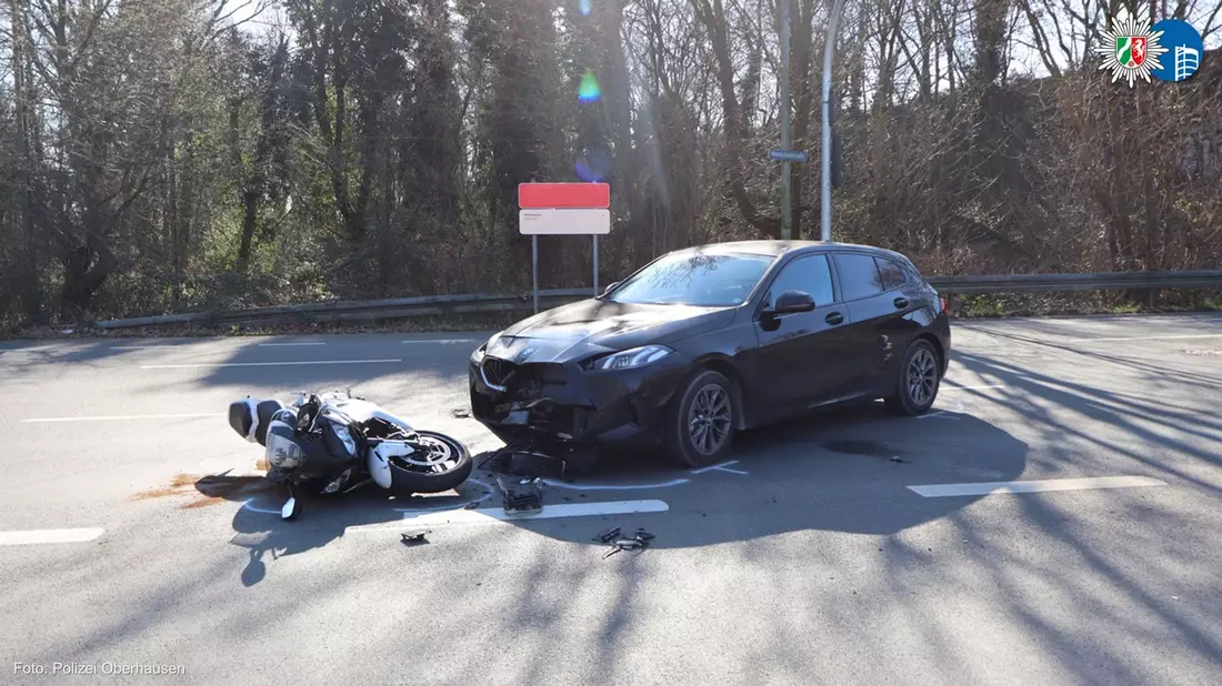 POL-OB: Vorfahrtscrash - Motorradfahrer schwer verletzt - Bild: presseportal.de