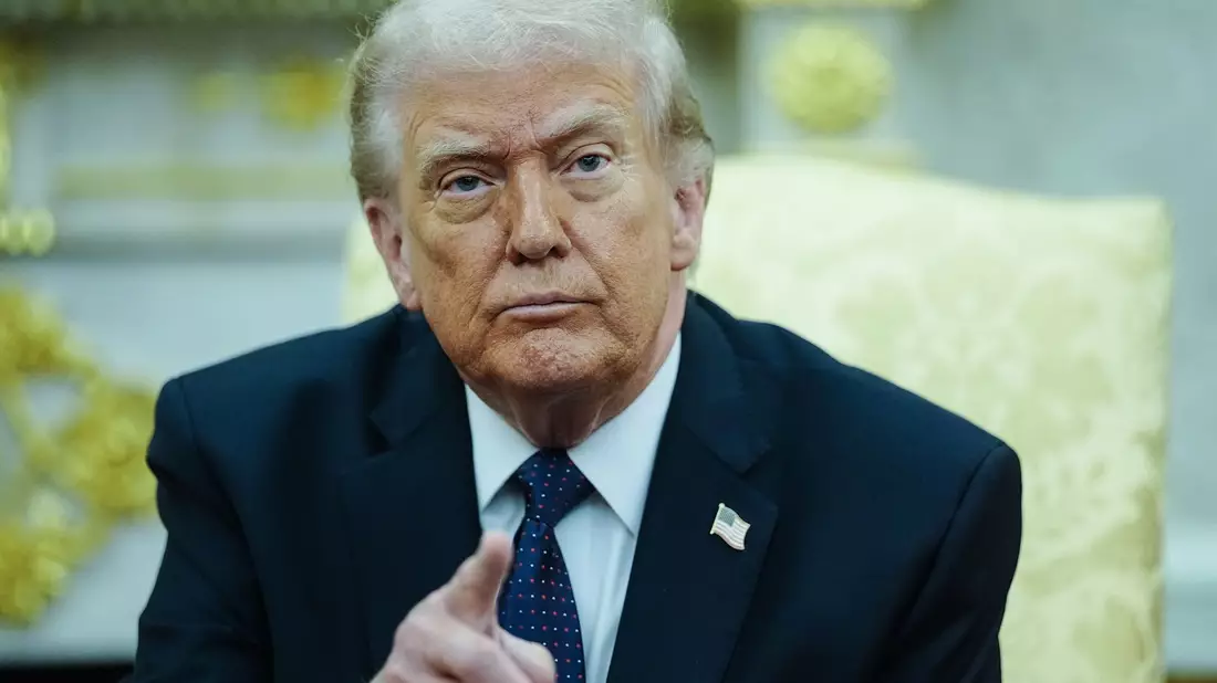 US-Präsident Donald Trump äußert sich zu einem möglichen WM-Start der iranischen Fußball-Nationalmannschaft.  - Bild: Kay Nietfeld/dpa