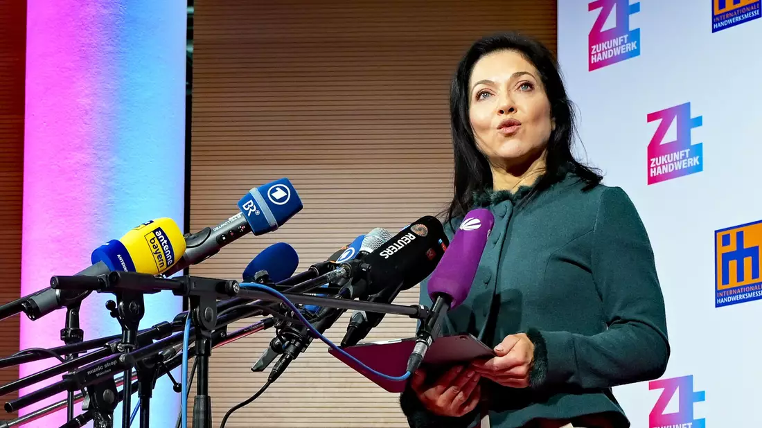 Die Versorgung ist laut Wirtschafts- und Energieministerin Katherina Reiche (CDU) sicher. - Bild: Malin Wunderlich/dpa