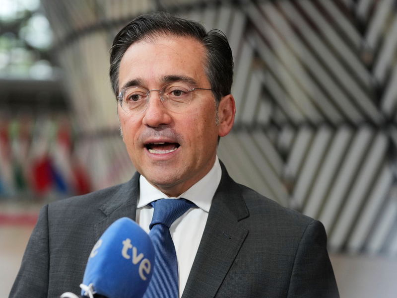 Spaniens Außenminister José Manuel Albares hat sich überrascht über das Schweigen von Bundeskanzler Friedrich Merz angesichts scharfer Angriffe von US-Präsident Donald Trump auf Spanien geäußert.  - Foto: Virginia Mayo/AP/dpa